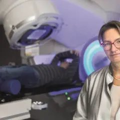 Ärzte überwachen eine Bestrahlung, die Teil der Erhaltungstherapie bei Lungenkrebs ist.